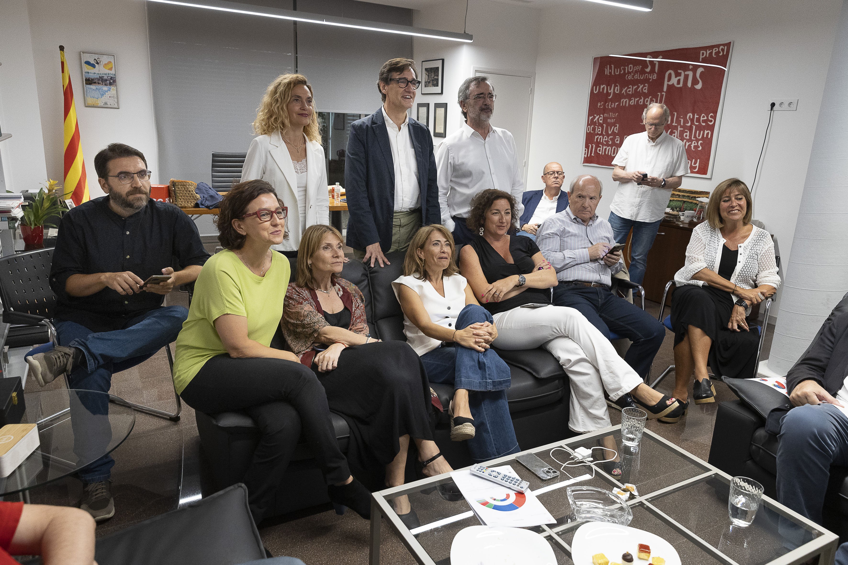 El PSC arrasa a Catalunya i l'independentisme es desploma, però serà decisiu a Espanya