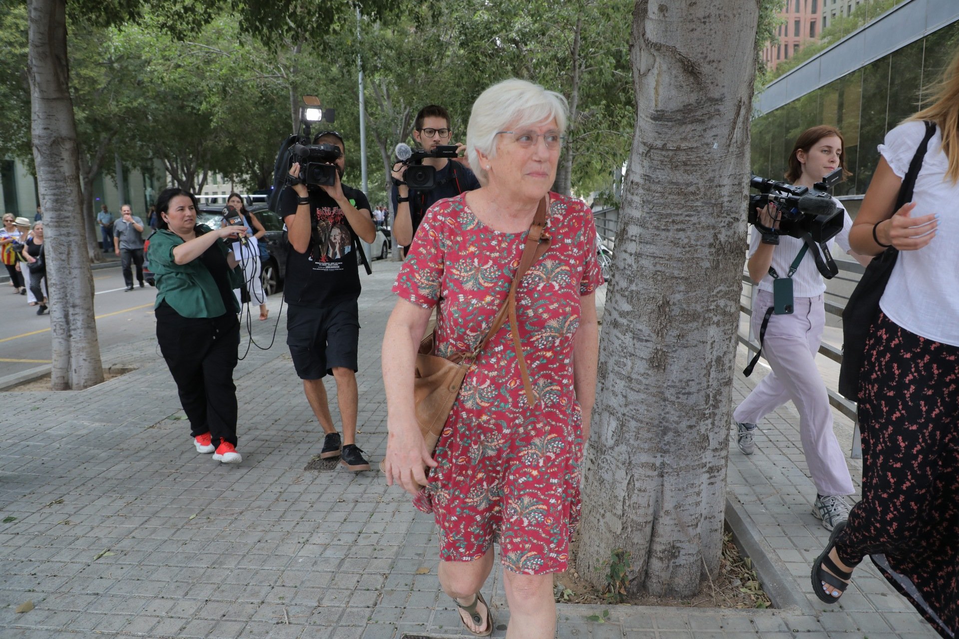 Clara Ponsatí sortint de la Ciutat de la Justícia / Foto: Eva Parey