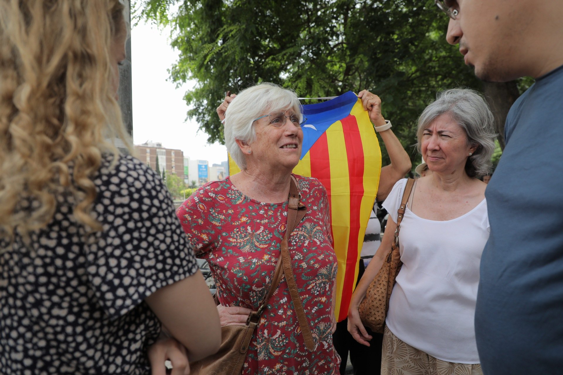 Clara Ponsatí, en llibertat després de negar-se a declarar davant el jutge de Barcelona
