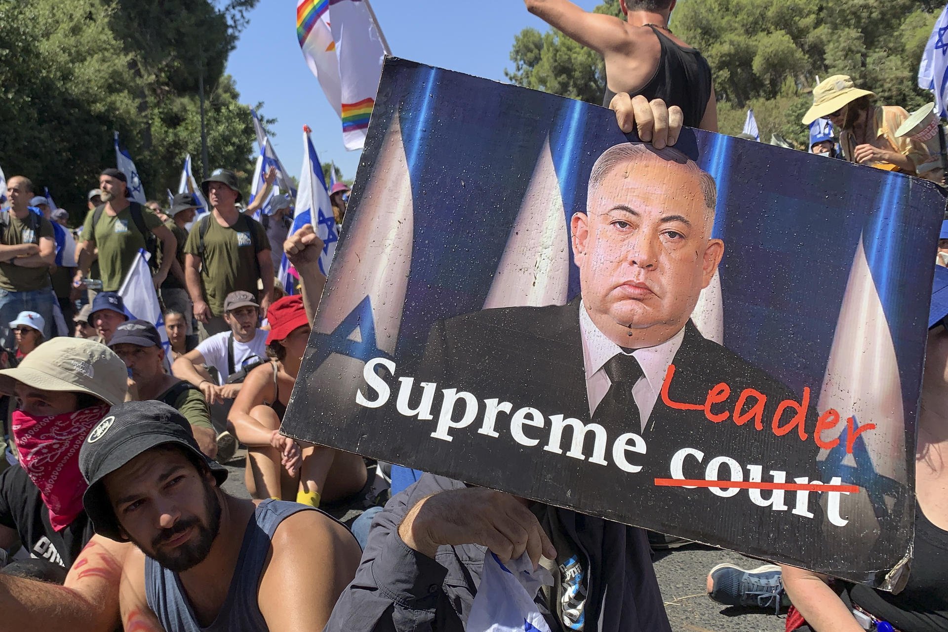El govern d'Israel ignora les protestes i limita el poder del Tribunal Suprem