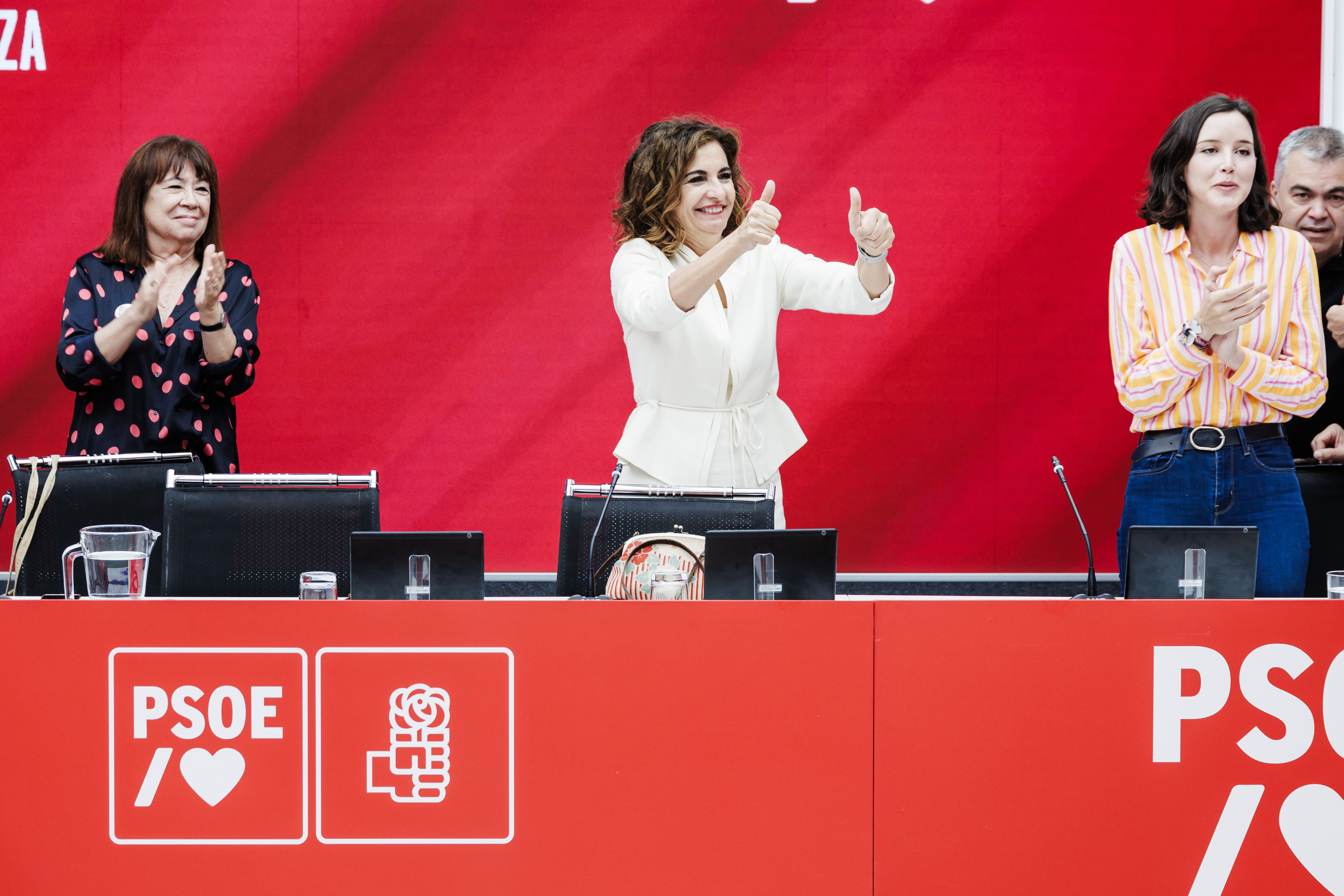 El PSOE marca posició amb Junts: negociar amb “discreció” i respectant la Constitució
