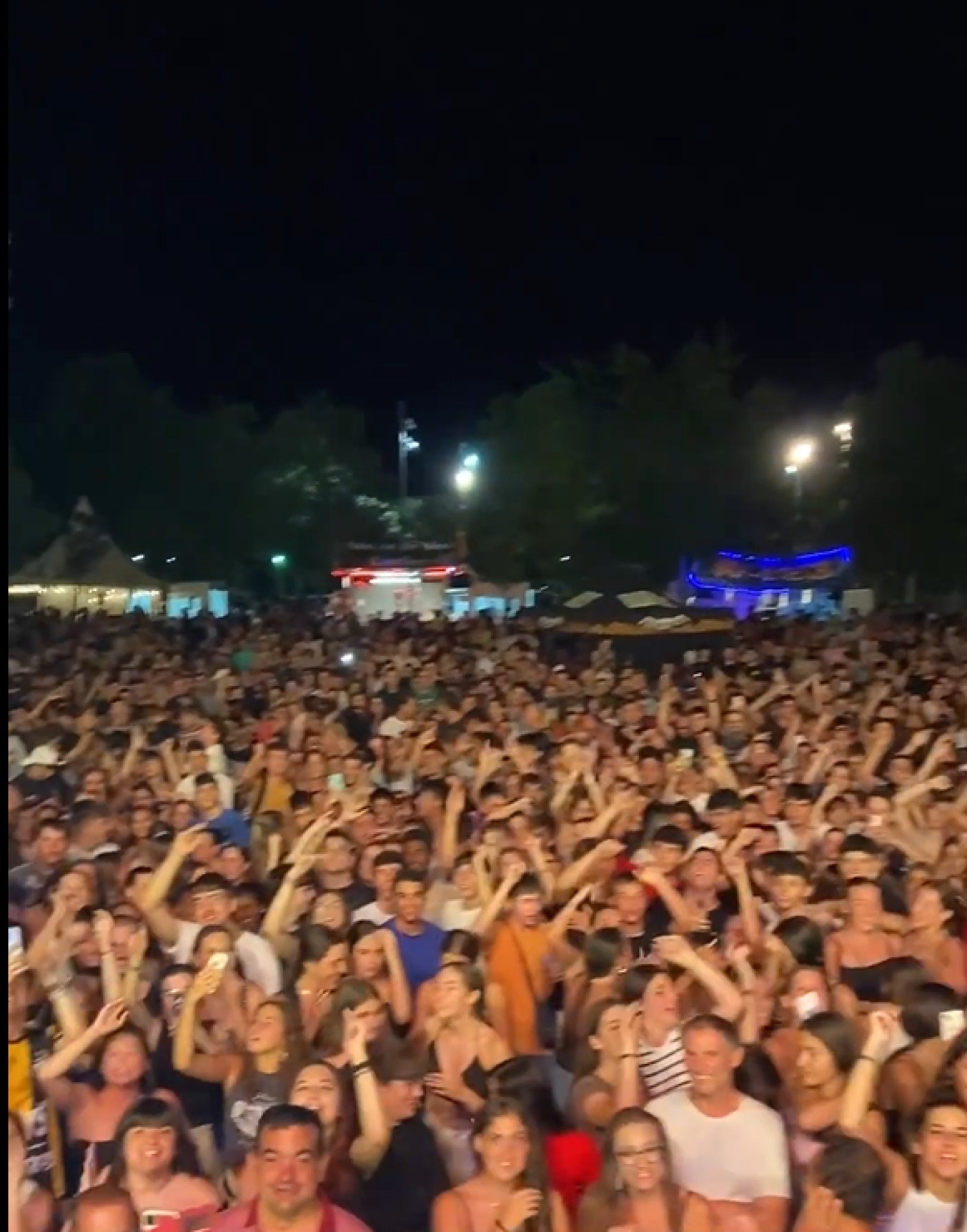 "¡Sánchez, mamón, llama a Puigdemont!", el clamor de fiesta mayor en Salt | VÍDEO