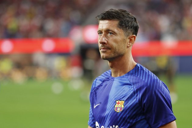 Robert Lewandowski calentamiento Barça / Foto: EFE Robert Lewandowski calentamiento Barça / Foto: EFE