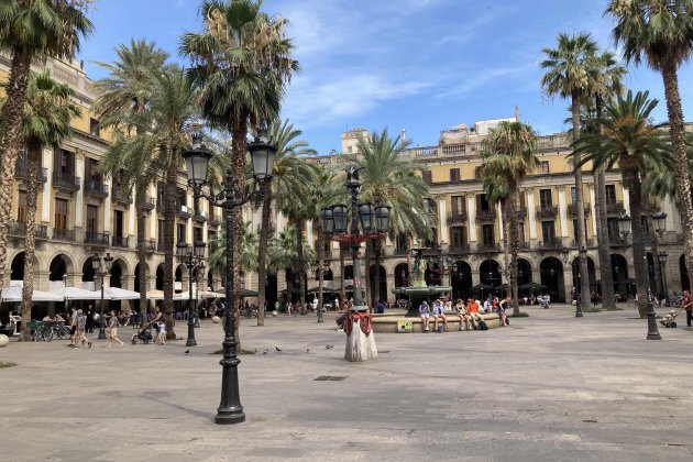 Plaça Reial / Evy Lewis