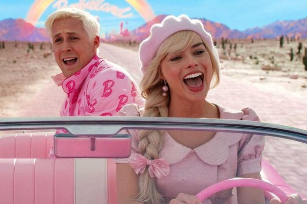 Margot Robbie com Barbie Margot Robbie com Barbie