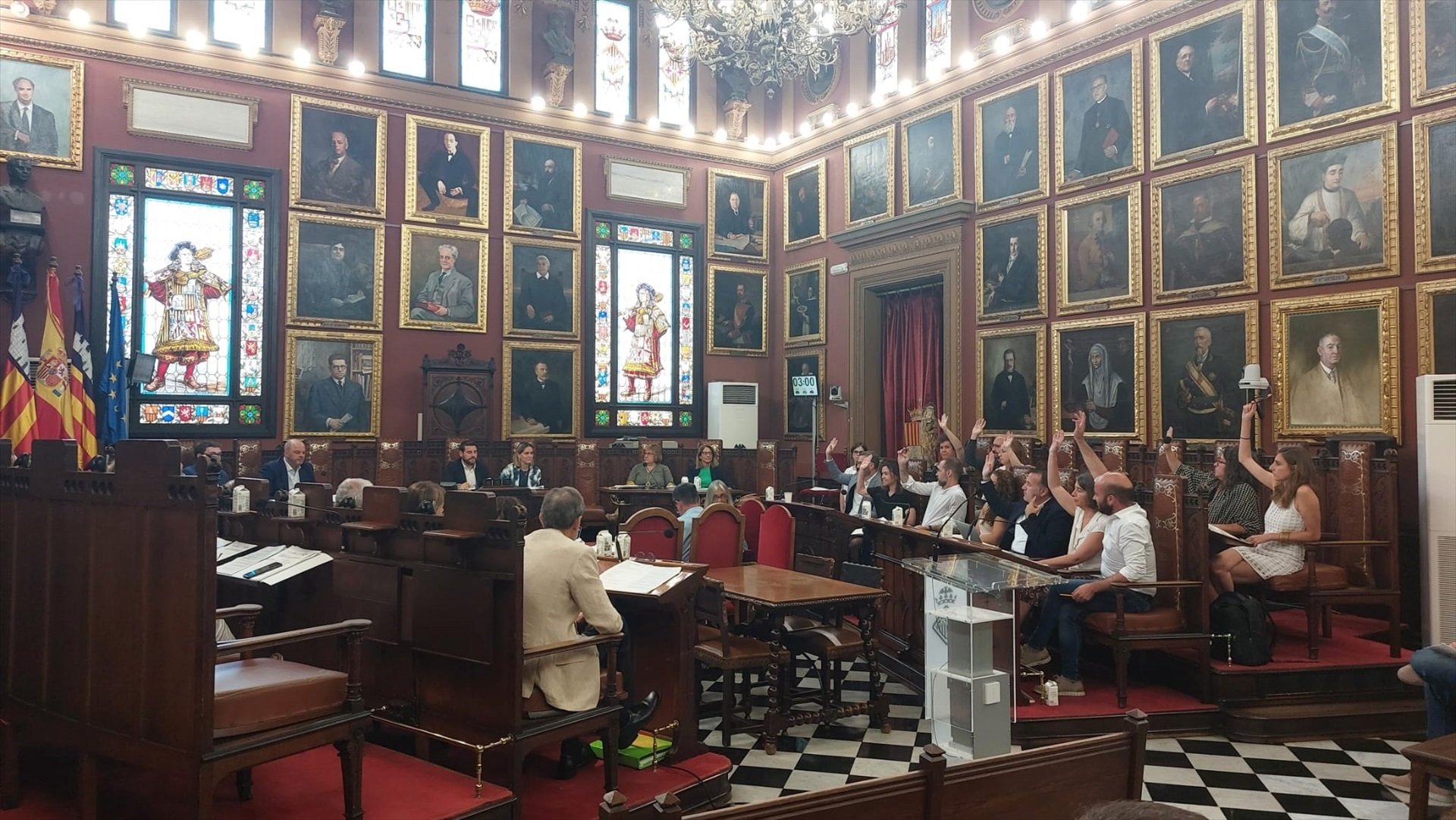 PP y Vox derogan el uso prioritario del catalán en el ayuntamiento de Palma