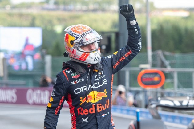 Max Verstappen celebrant amb el puny en alt en el GP de Bèlgica / Foto: Europa Press