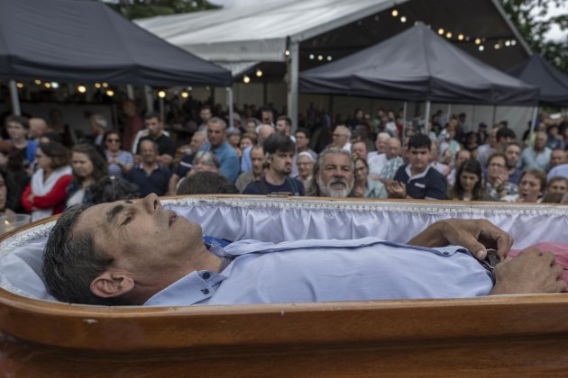 procesión en ataúdes en Galicia / EFE