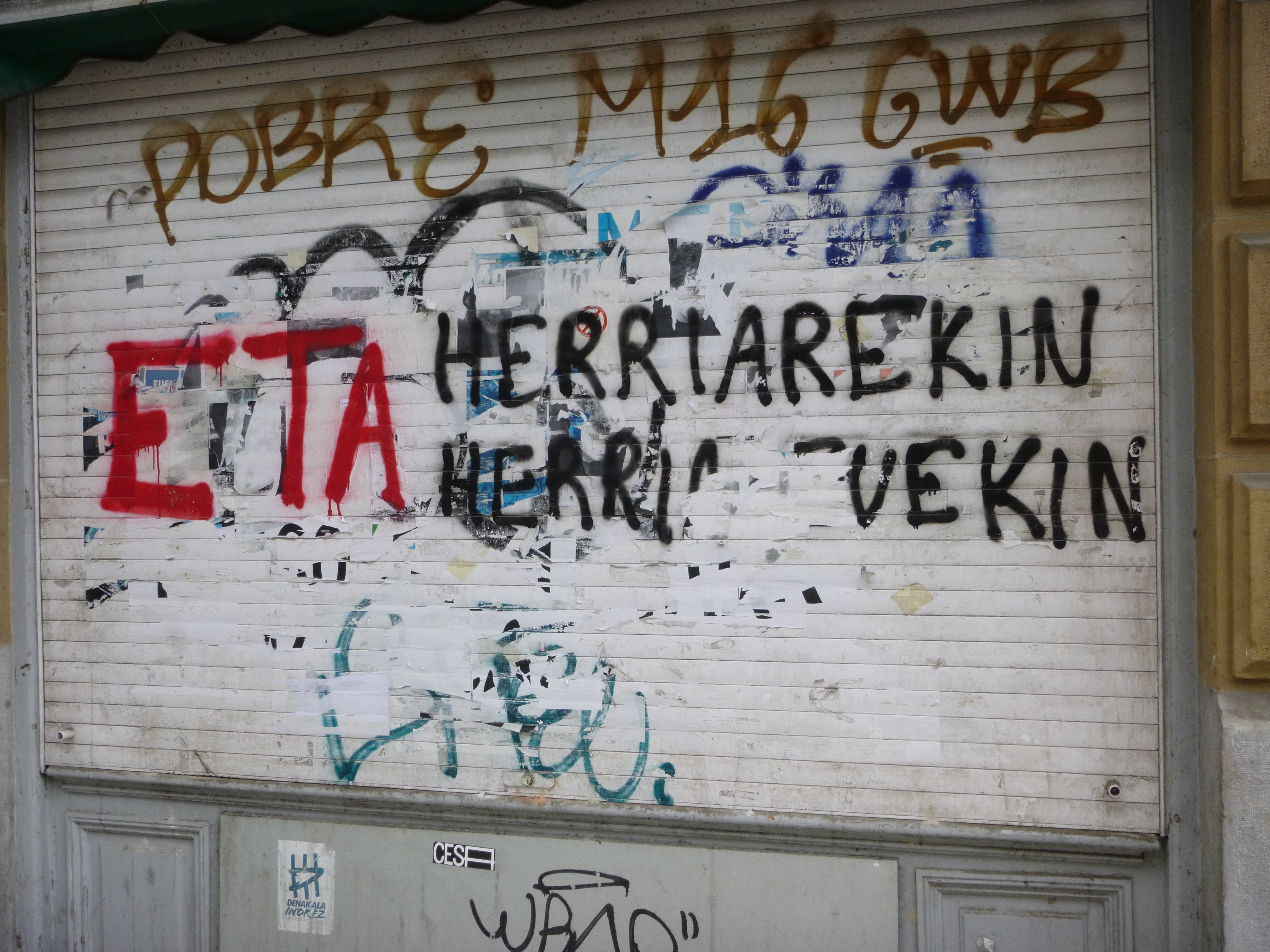 L'AVT diu que "ETA justifica la violència una altra vegada"