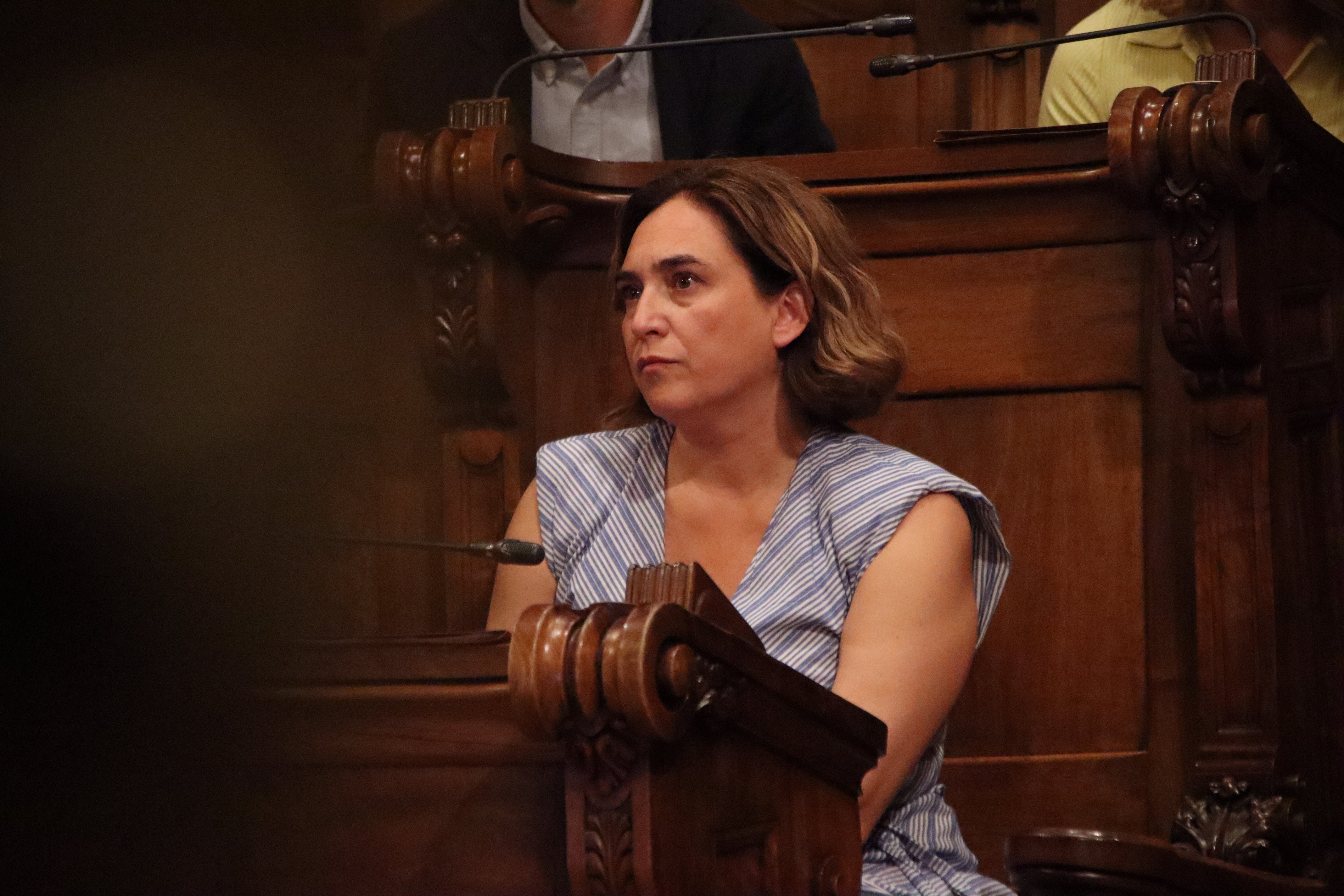 Ada Colau plantea "desjudicialización, financiación y Rodalies" para conseguir el 'sí' de Junts