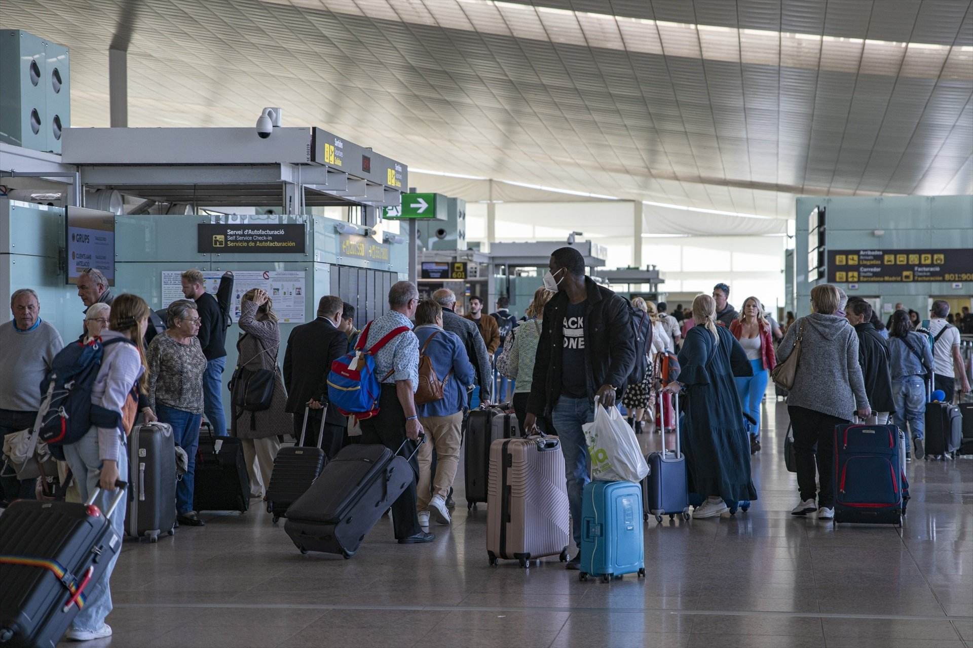 Huelga en el aeropuerto del Prat: paro indefinido de vigilantes de seguridad desde el 10 de agosto