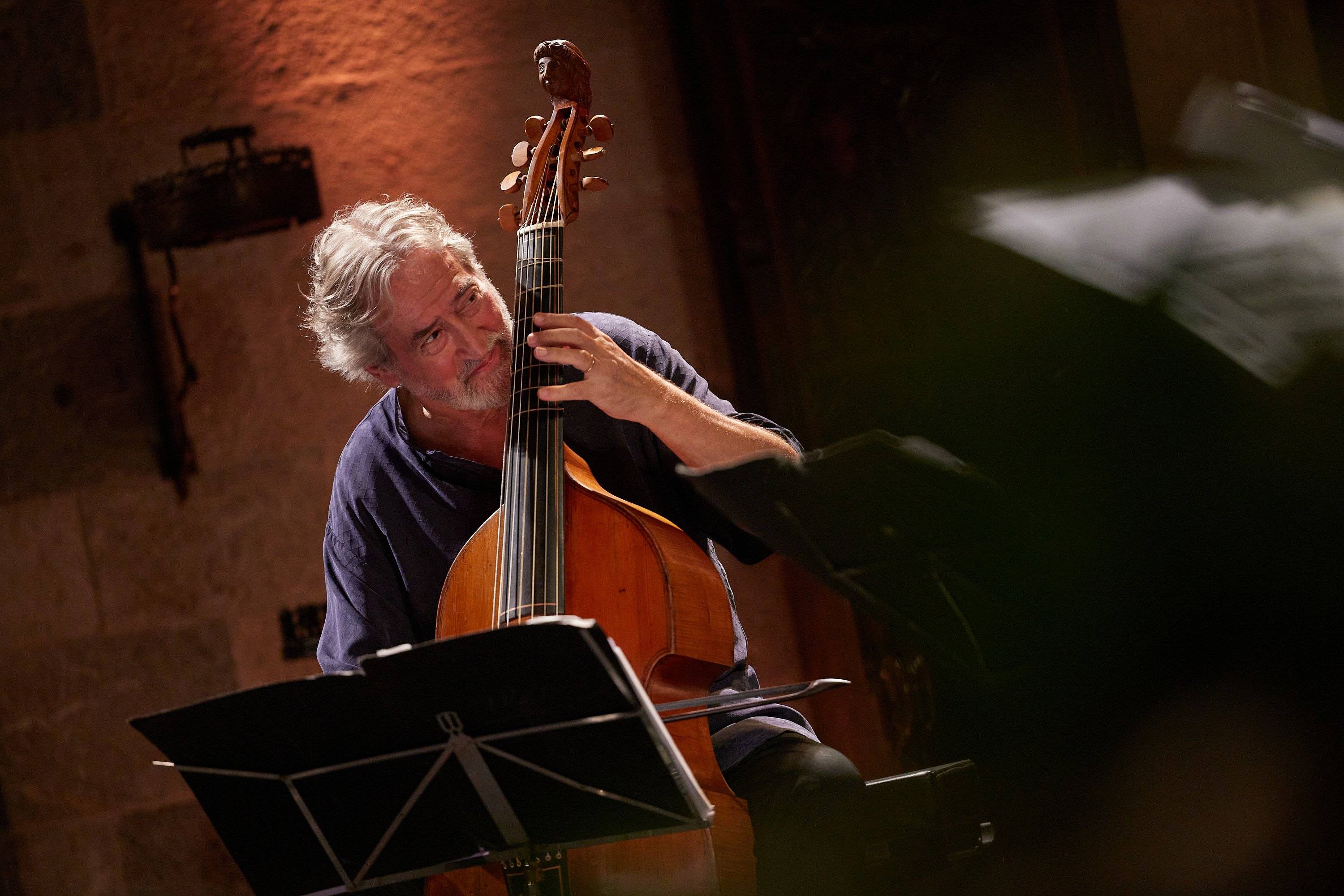 Jordi Savall reina en el Festival de Peralada con el espectáculo 'La nit dels tres reis'