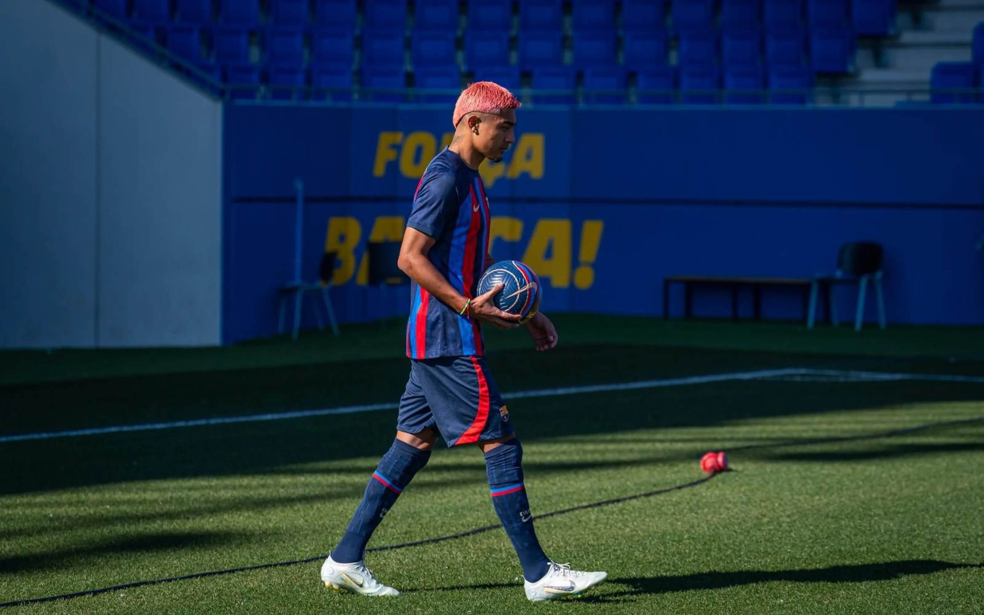 Araujo se va, el Barça acepta la oferta, el adiós se hará oficial en horas