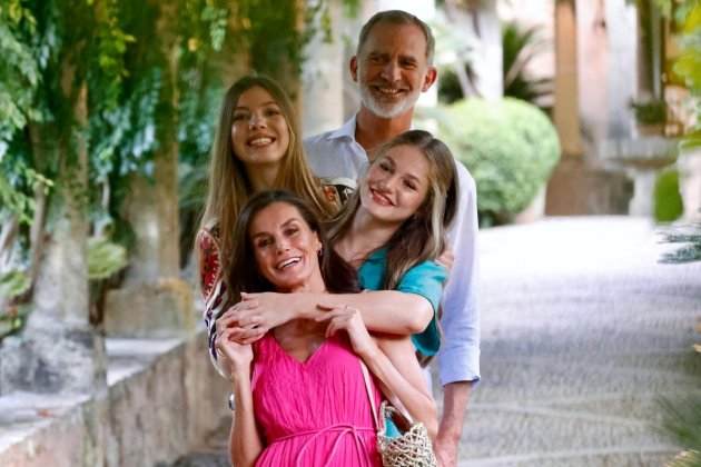 posado verano familia real palma 2023 posado verano familia real palma 2023