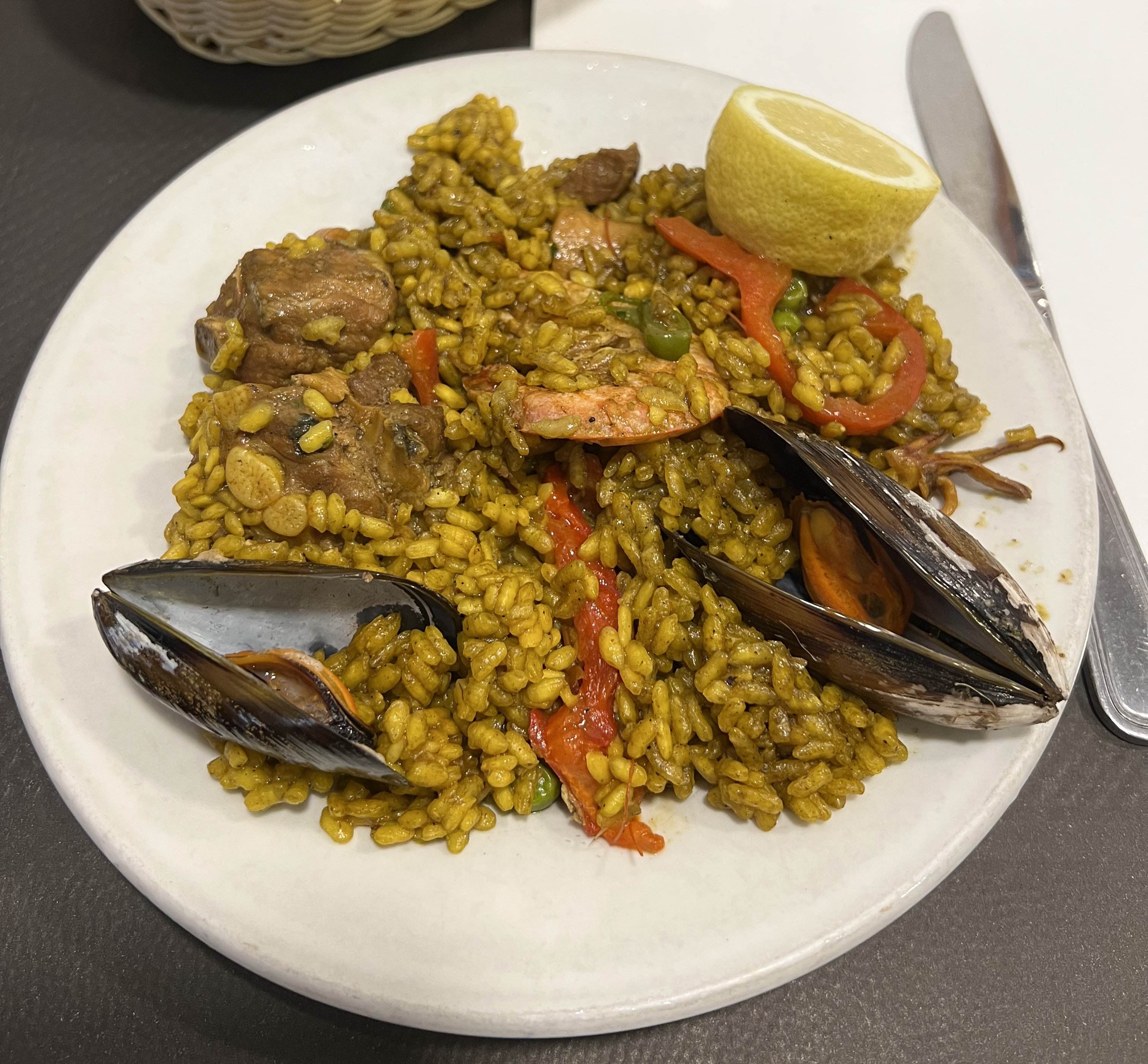 El Rincón Sevillano: la mejor paella de menú de toda Barcelona cuesta menos de 13 euros