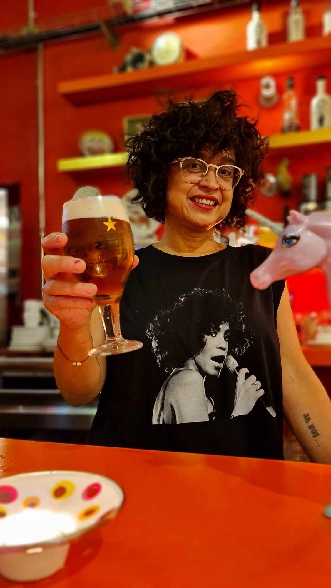 Las Fernández: un bar del Raval con alegría contagiosa que hace que te sientas parte de la familia