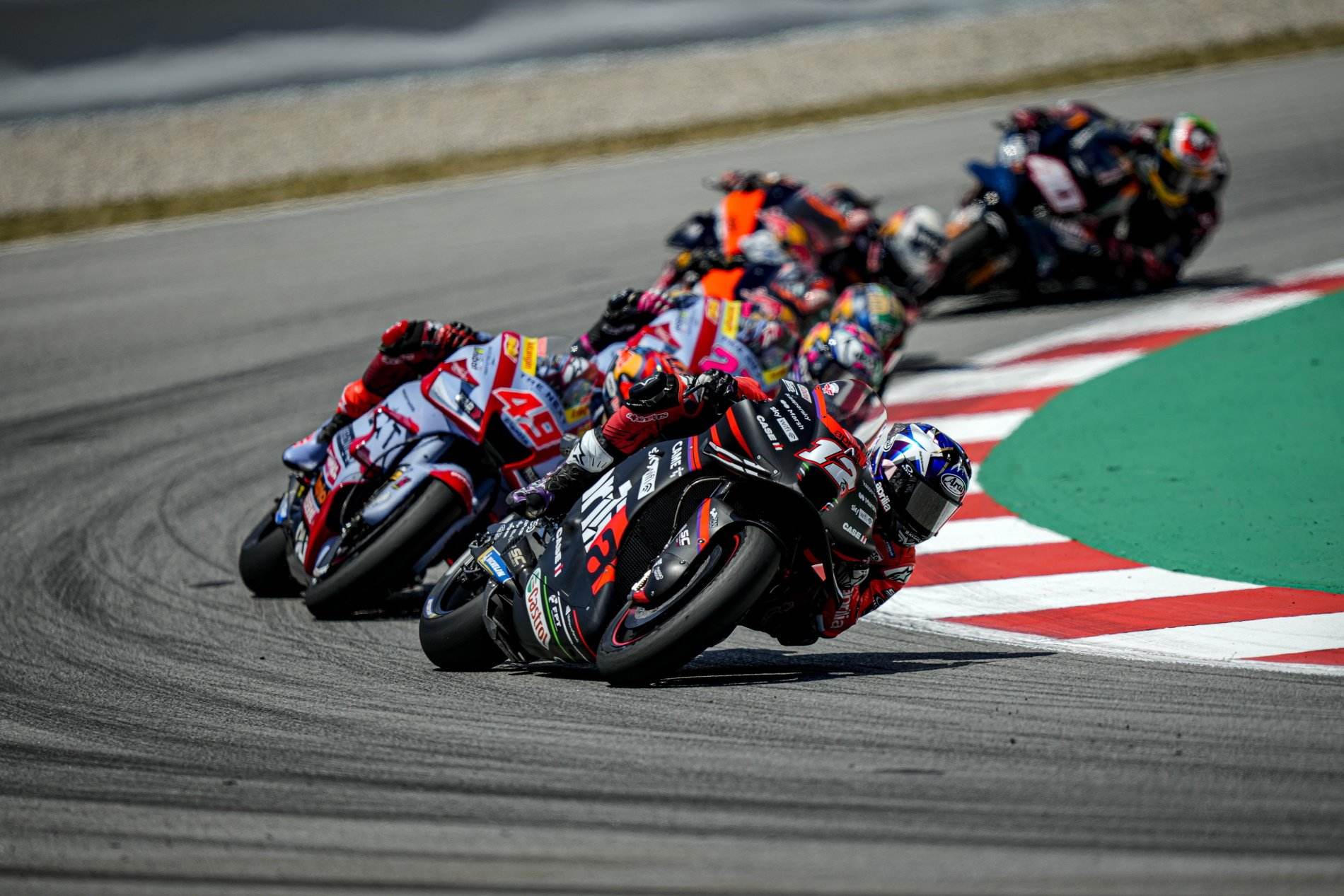 Tots contra el campió: els pilots catalans de MotoGP repten l‘italià Bagnaia al Gran Premi de Catalunya