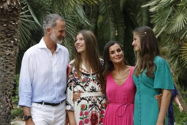 posado verano familia real palma 2023 4 posado verano familia real palma 2023 4