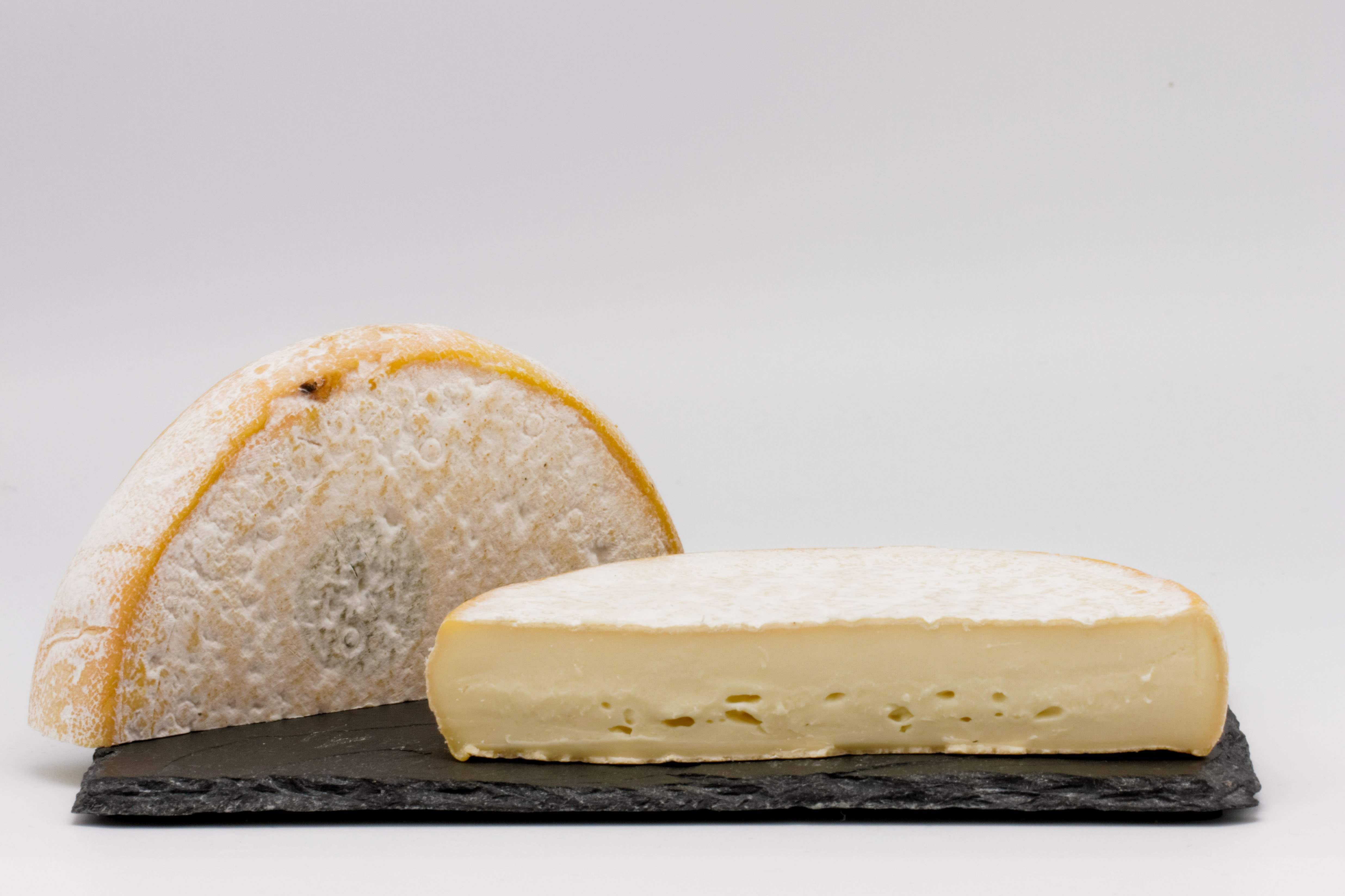 El formatge fet amb la llet més rica de la vaca és saborós i cremós