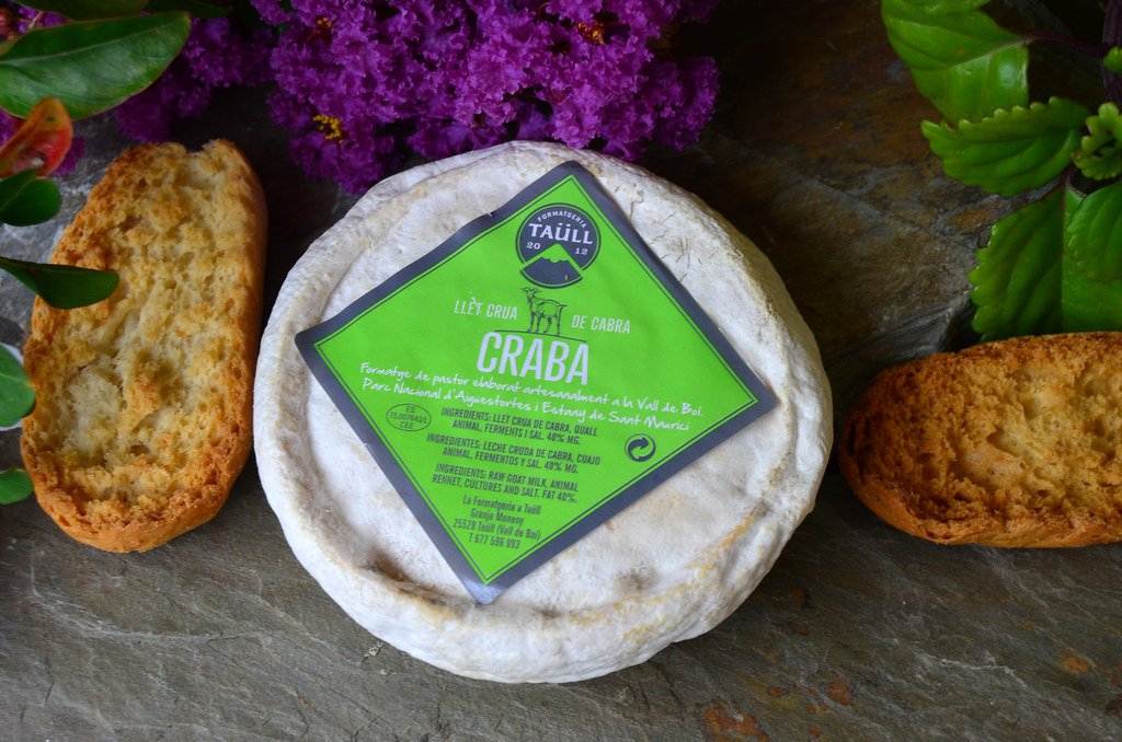 Uno de los quesos más singulares de Catalunya para los amantes de la leche de cabra