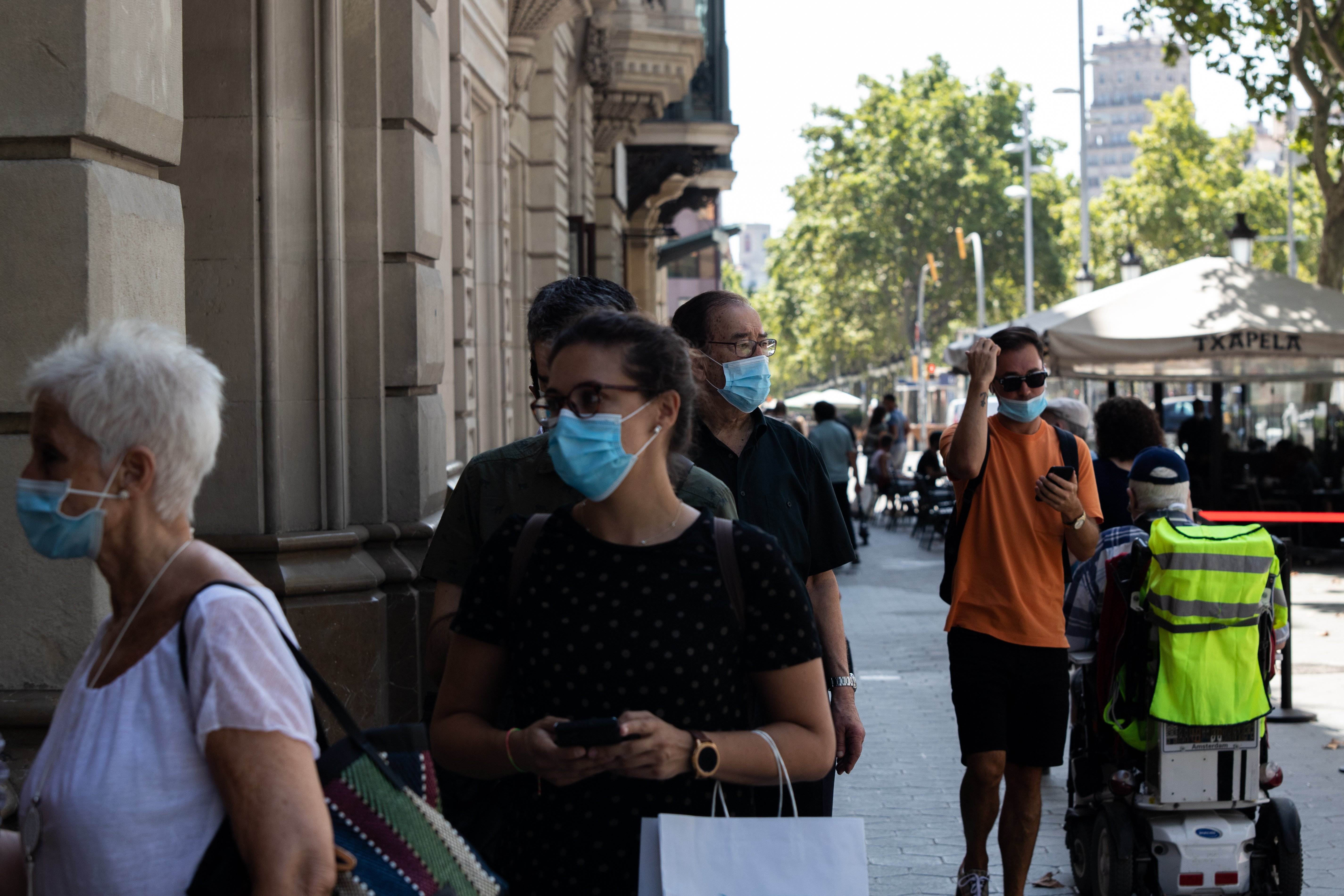 Els metges de Barcelona expliquen per què s'ha disparat la covid-19 i fan una crida a la precaució