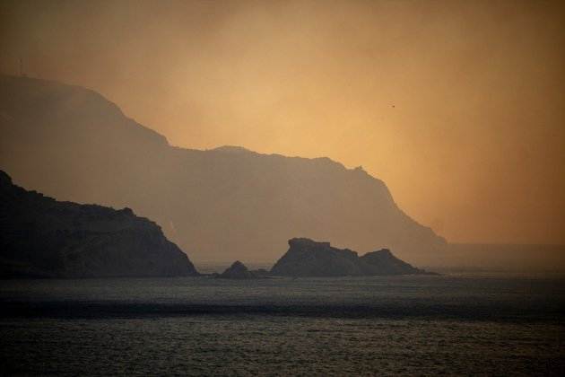 EuropaPress 5368453 incendio forestal afecta municipios colera portbou girona búsqueda frontera (1)