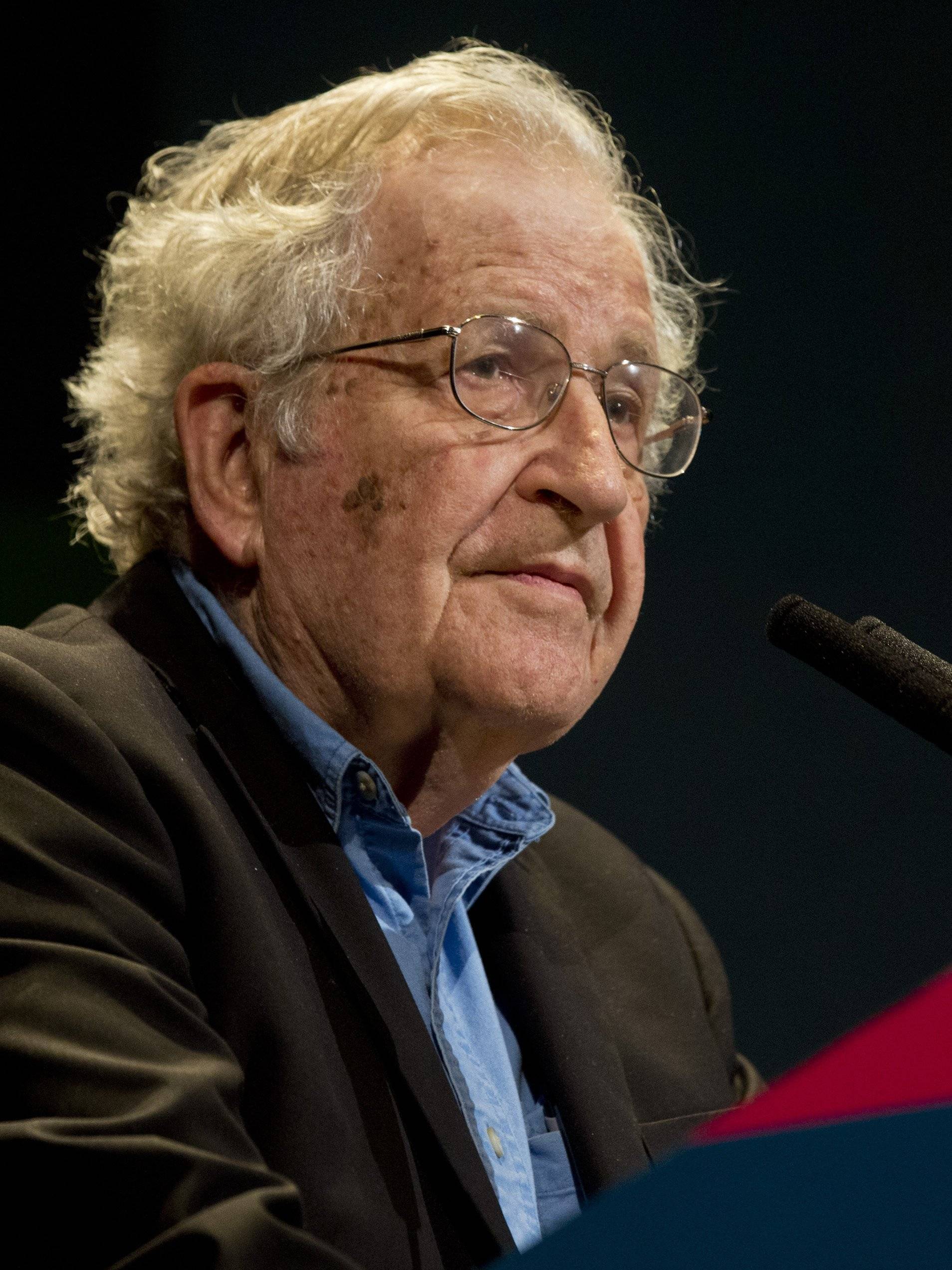 Noam Chomsky, six other international figures call for release of the Catalan prisoners