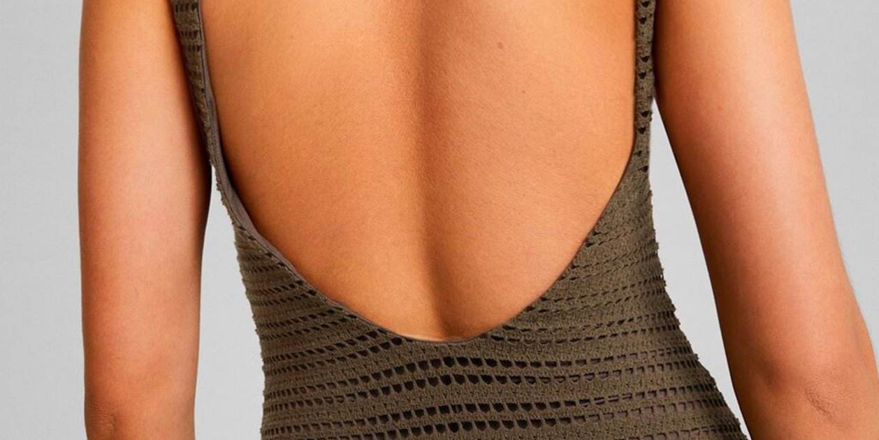 Este vestido largo ‘efecto cintura’ de Bershka es el 10 del verano