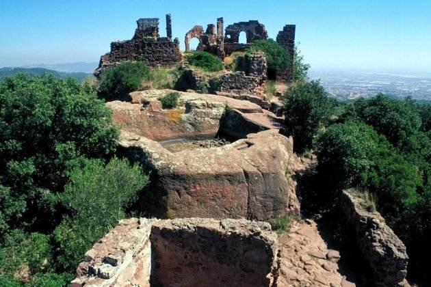 castell deramprunya. arxiu municipal foto. alvarez diestro castell deramprunya. arxiu municipal foto. alvarez diestro