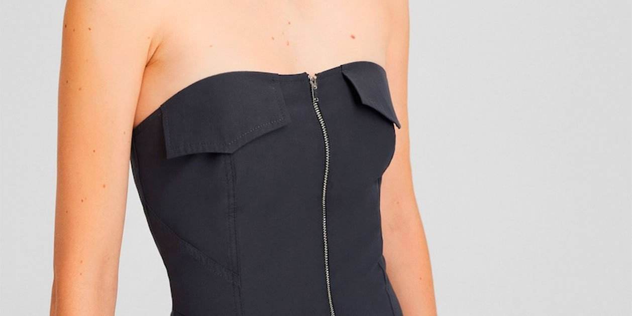 Boca abierta, el mono largo bandeau de Bershka no se parece a ningún otro, impacta