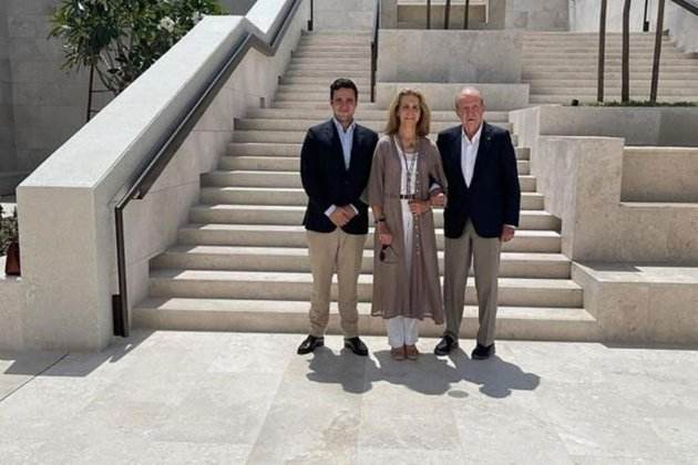 La infanta Elena visita a Froilán y a Juan Carlos La infanta Elena visita a Froilán y a Juan Carlos