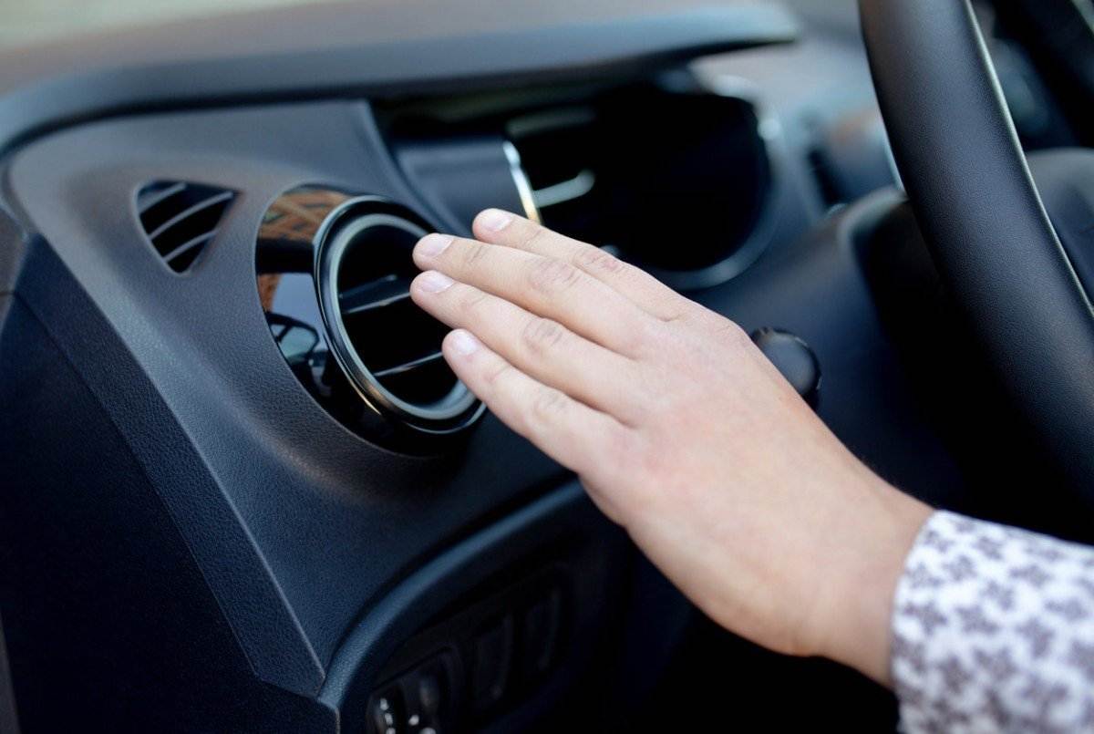 ¿Cuándo hay que recargar el aire acondicionado del coche?