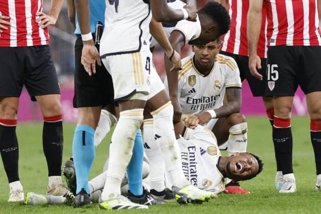 Militao lesión Athletic Club Real Madrid / Foto: EFE - Miguel Toña