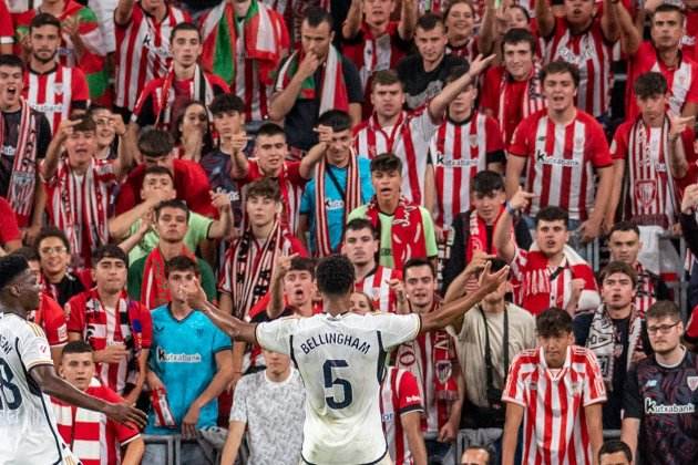 Bellingham Real Madrid celebración gol grada Athletic Club / Foto: EFE Bellingham Real Madrid celebración gol grada Athletic Club / Foto: EFE