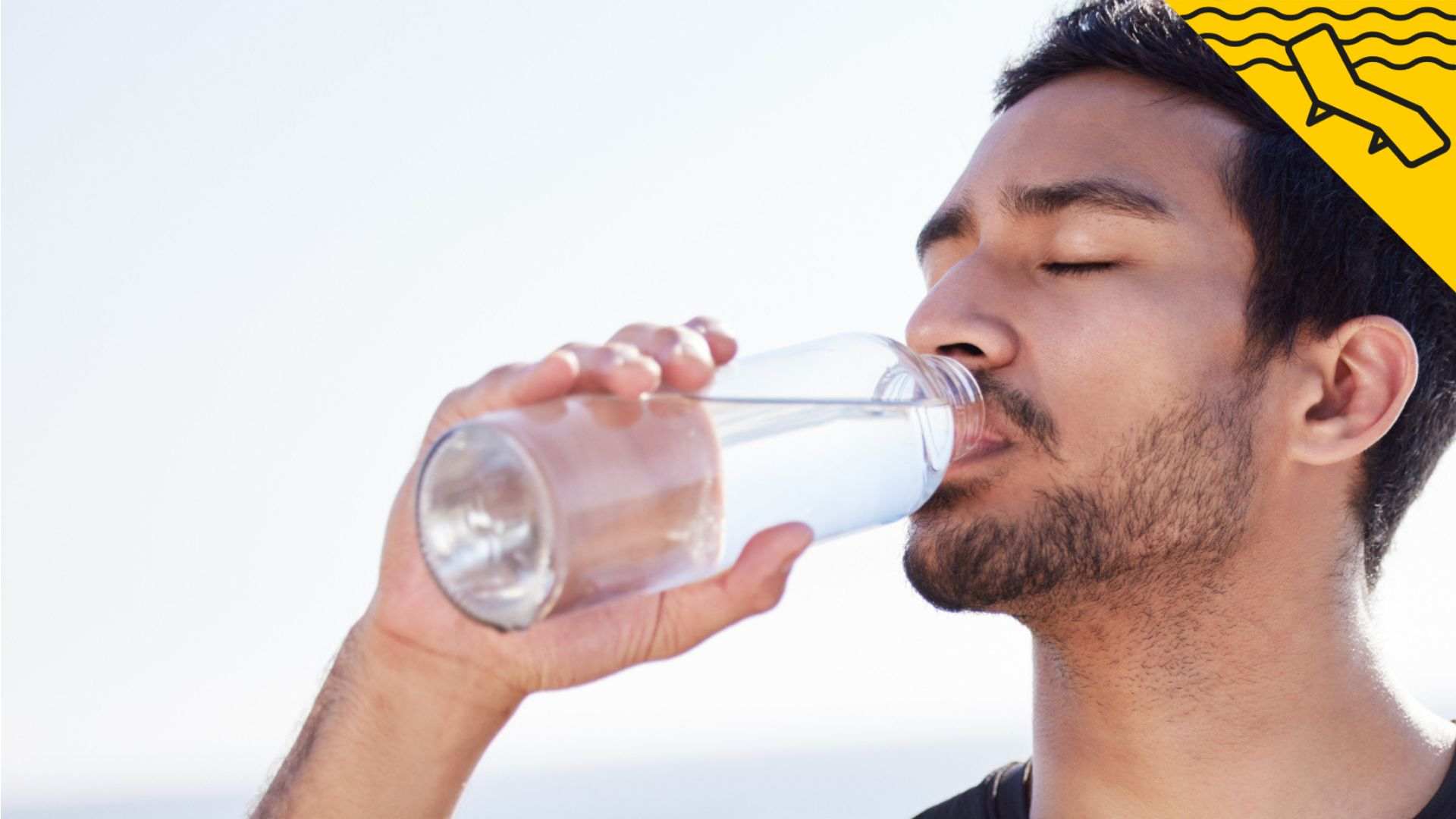 4 de las mejores botellas de agua para mantener la bebida fría cuando hace  tanto calor