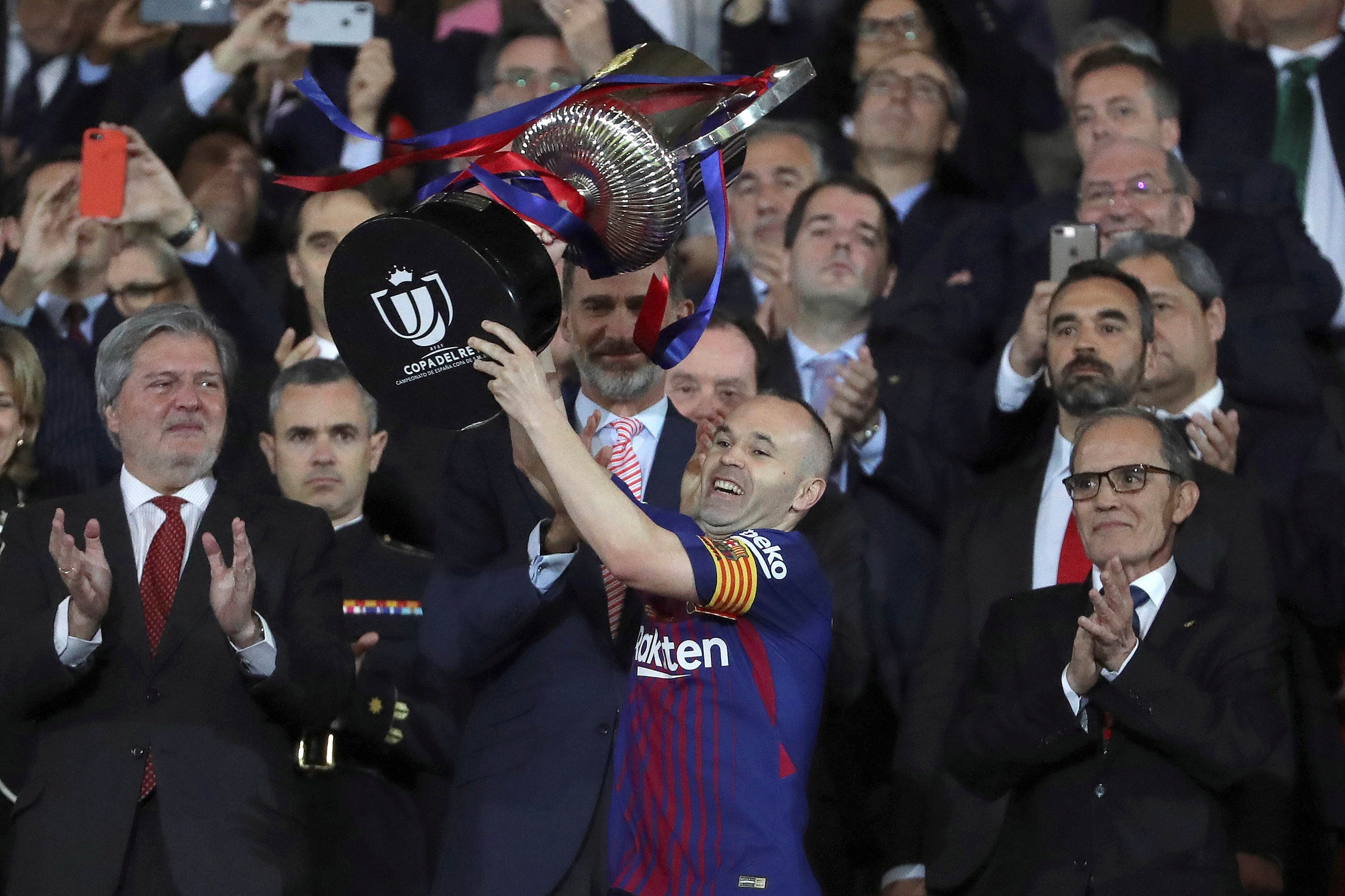 Andrés Iniesta posa data al seu adéu del Barça