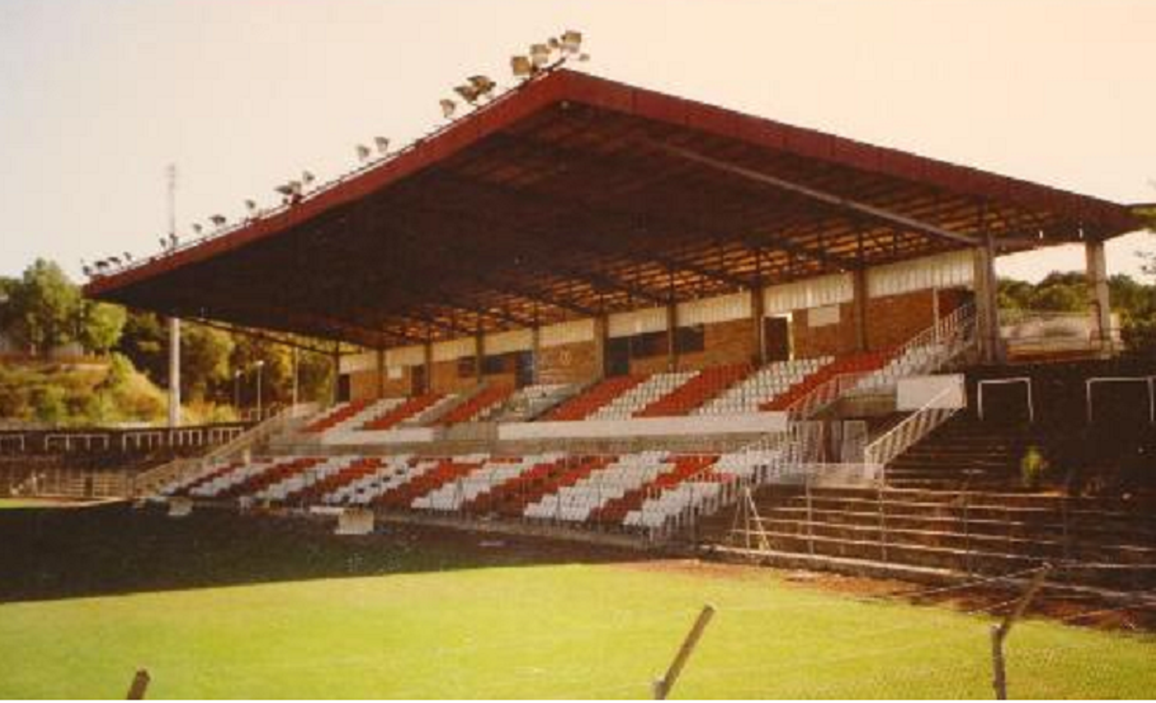 Se inaugura el estadio de Montilivi en Girona