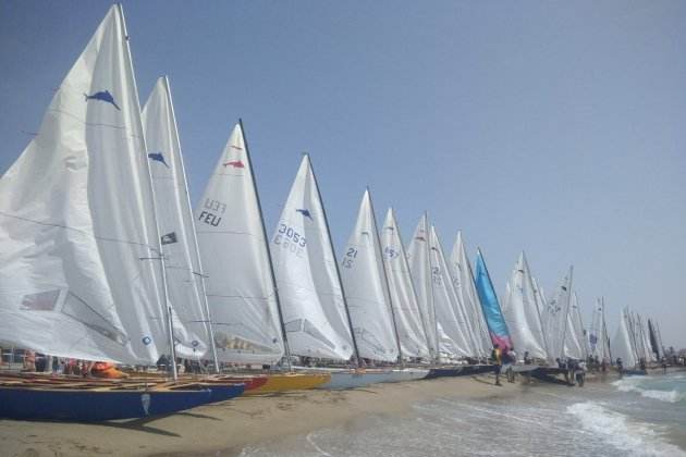 patin a vela en la orilla / Foto: America's Cup