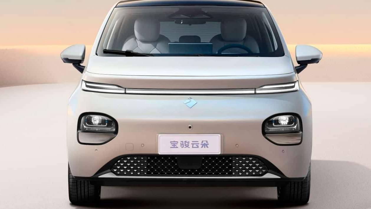 Gasolina i dièsel, KO, cotxe elèctric amb preu d'escàndol, autonomia de 460 Km, revolució xinesa
