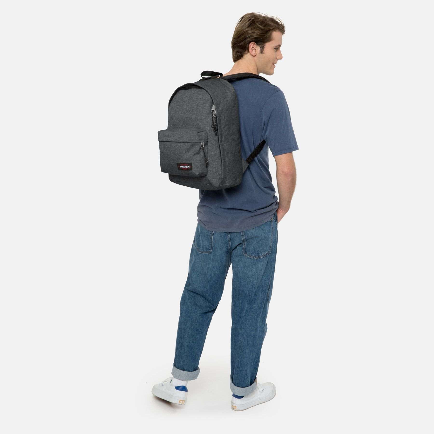 Eastpak s'avança al retorn a les aules i rebaixa el seu mític model un 50%