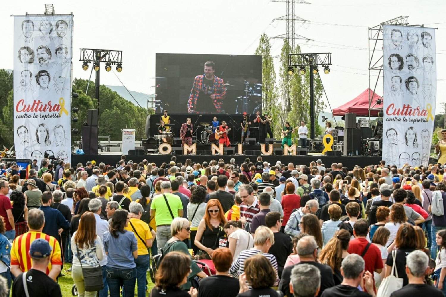 Òmnium Cultural clama contra la represión y por la libertad de los presos políticos