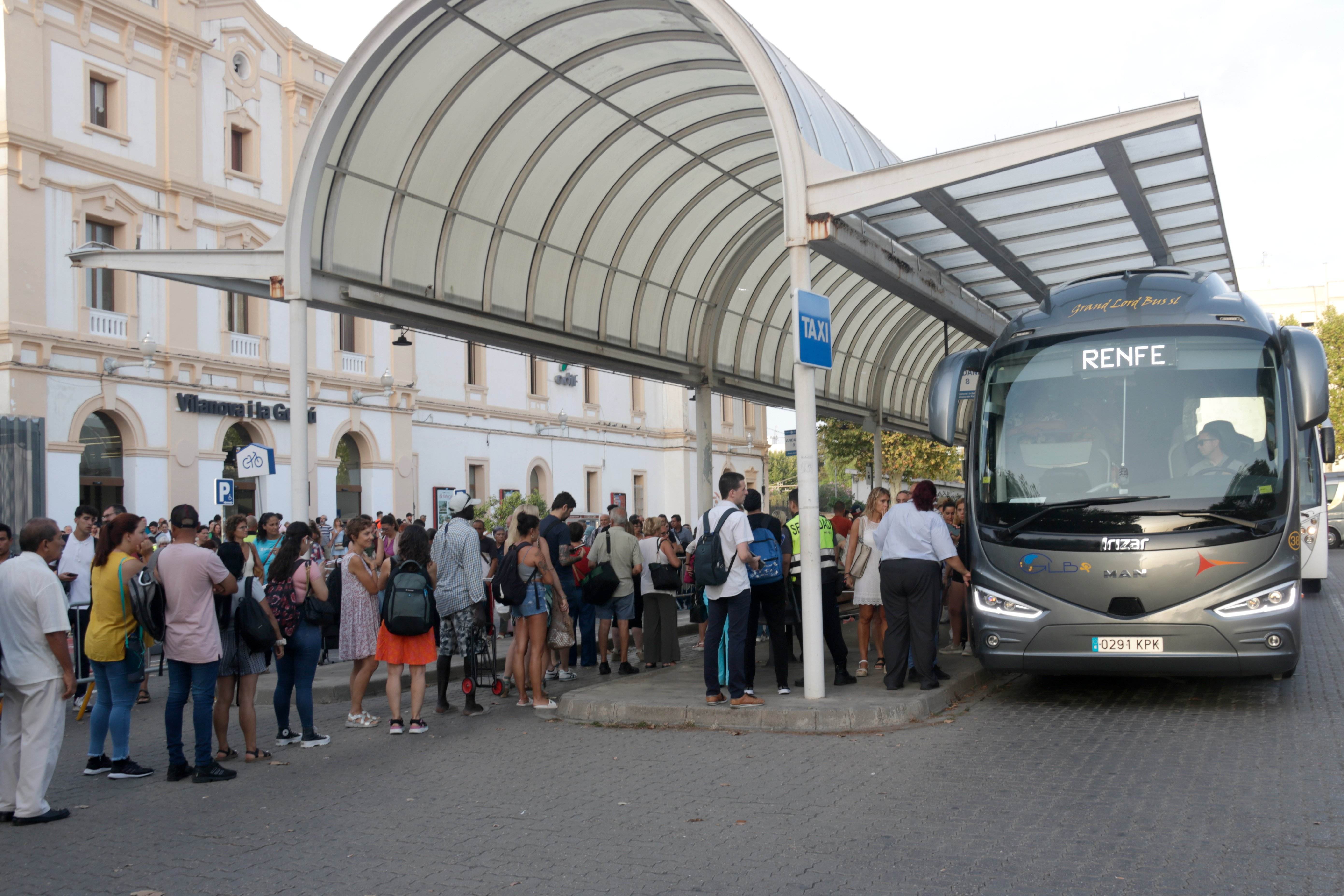 caos alrededores estacion vilanova albert hernandez acn