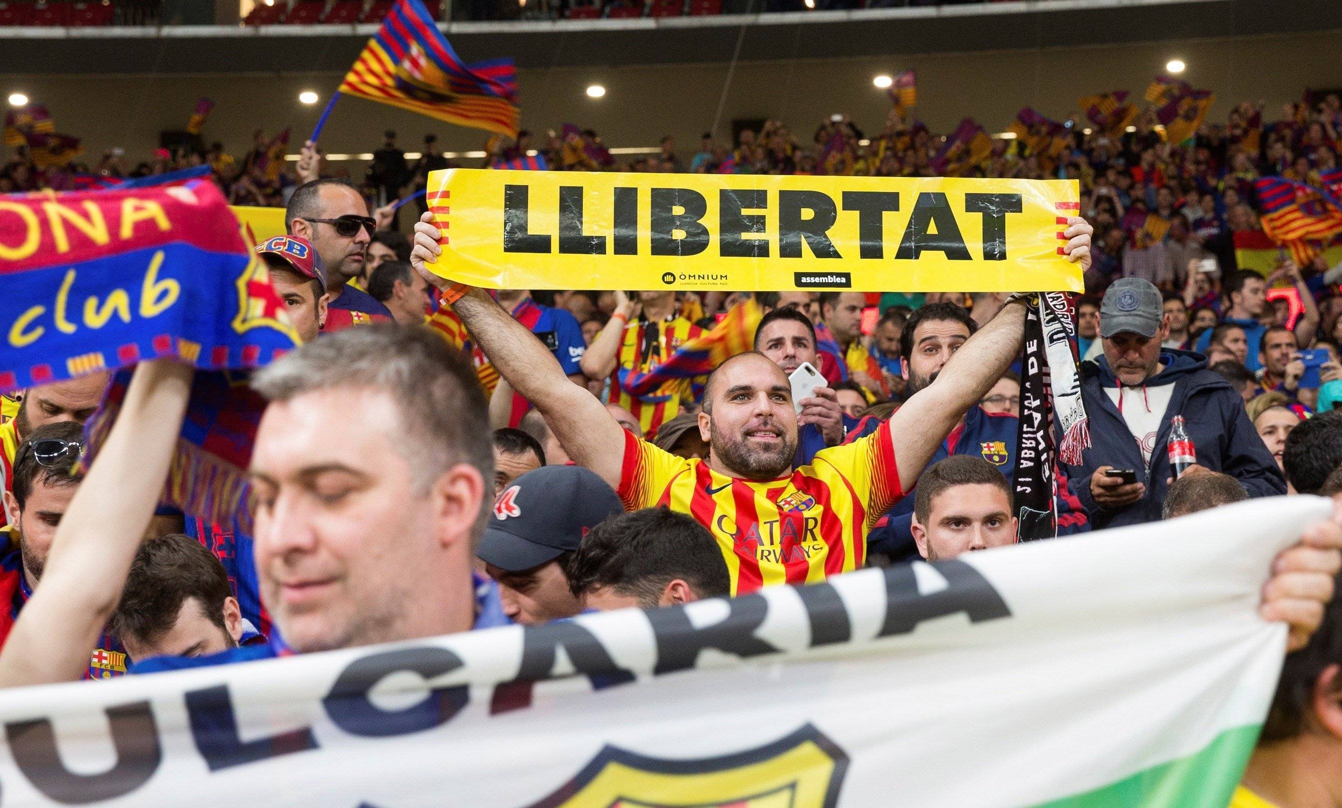 International media see yellow, the colour Spain banned at a football cup final