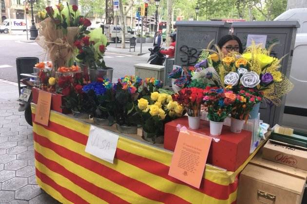 parada roses sant jordi mònica pérez