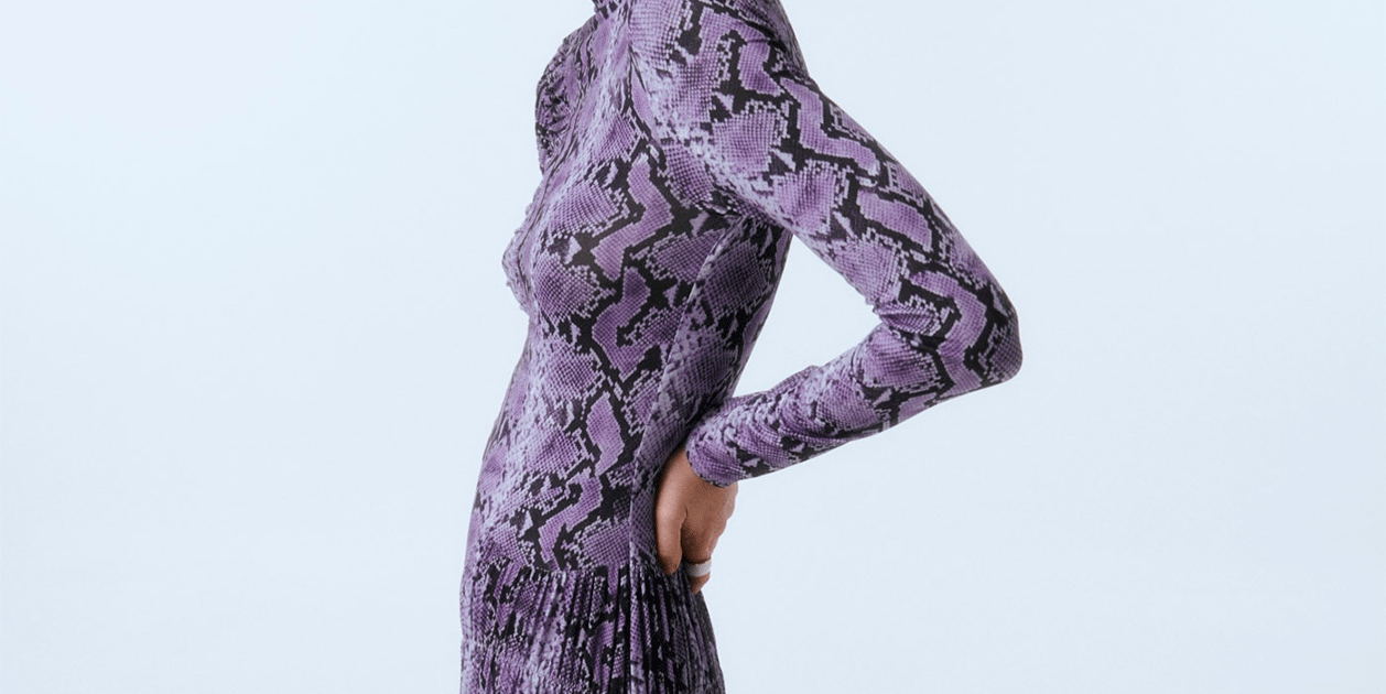 Sfera ha esperat anys per tornar a crear el vestit imitació pell de serp i és una meravella