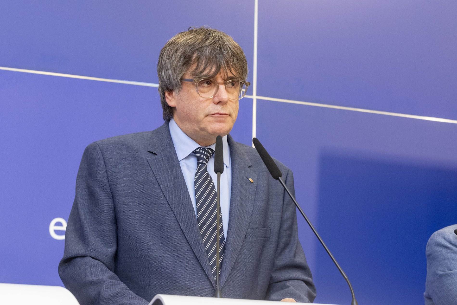 L'acord de Puigdemont amb Sánchez per l'oficialitat del català a la UE arriba a la premsa internacional