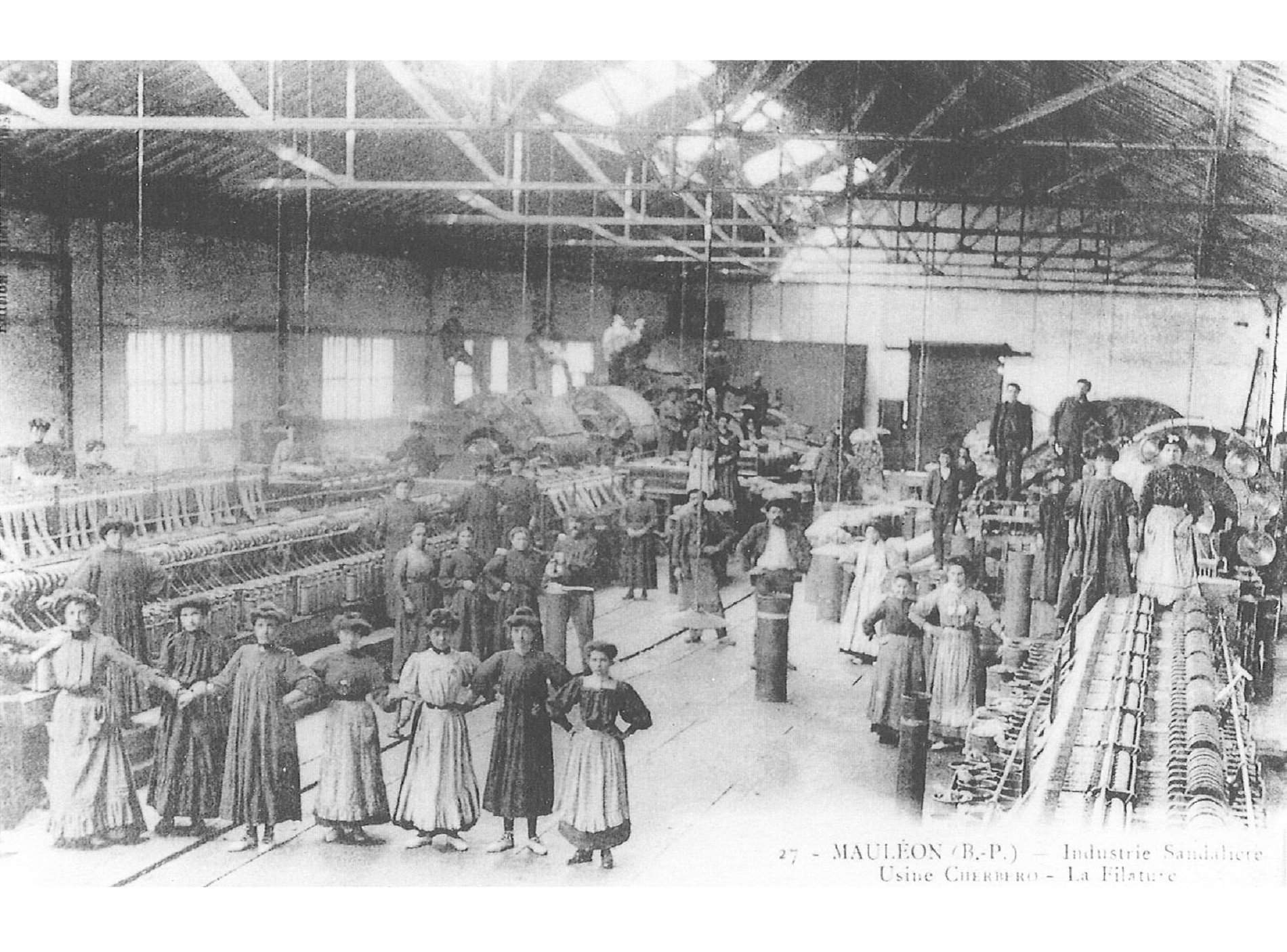 Fabrica Cherbero (1). Maule (1908). Un grupo de Golondrinas Alpargateras. Fuente Auñamendi Eusko Ikaskuntza Fabrica Cherbero (1). Maule (1908). Un grupo de Golondrinas Alpargateras. Fuente Auñamendi Eusko Ikaskuntza