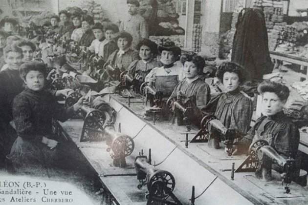 Fabrica Cherbero (2). Maule (1910). Un grupo de Golondrinas Alpargateras. Font La Kukula Fabrica Cherbero (2). Maule (1910). Un grupo de Golondrinas Alpargateras. Font La Kukula