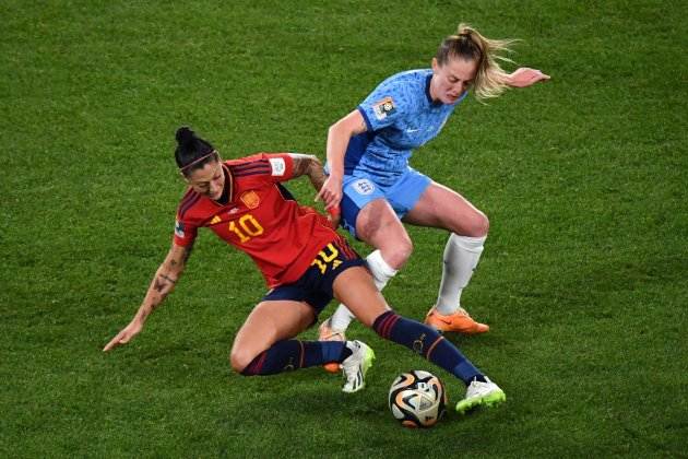 Jennifer Hermoso luchando por la posesión del balón / Foto: EFE Jennifer Hermoso luchando por la posesión del balón / Foto: EFE