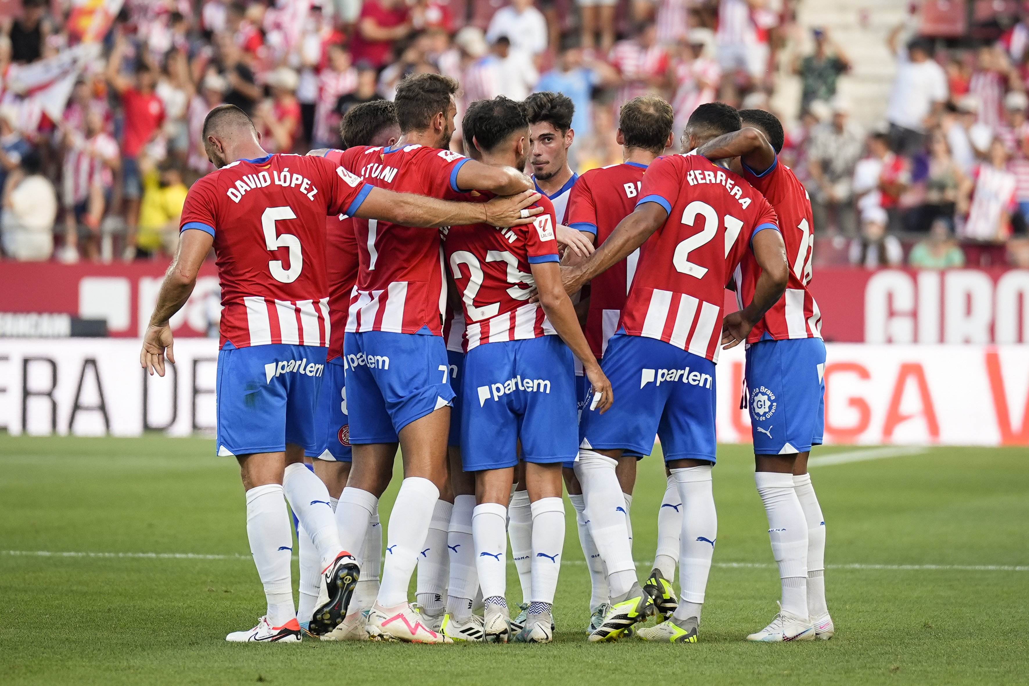 Un Girona alegre minimiza el juego del Getafe (3-0) y regala a Montilivi la primera fiesta de la temporada